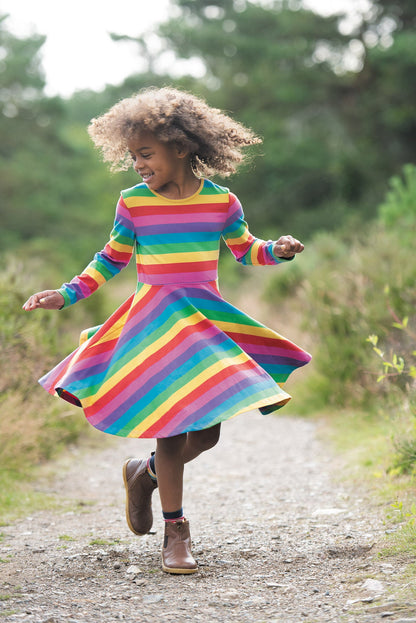 Klänning regnbågsfärger