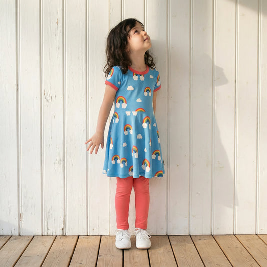 Klänning regnbågar