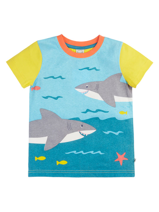 Ekologisk t-shirt för barn från Frugi med hajtryck